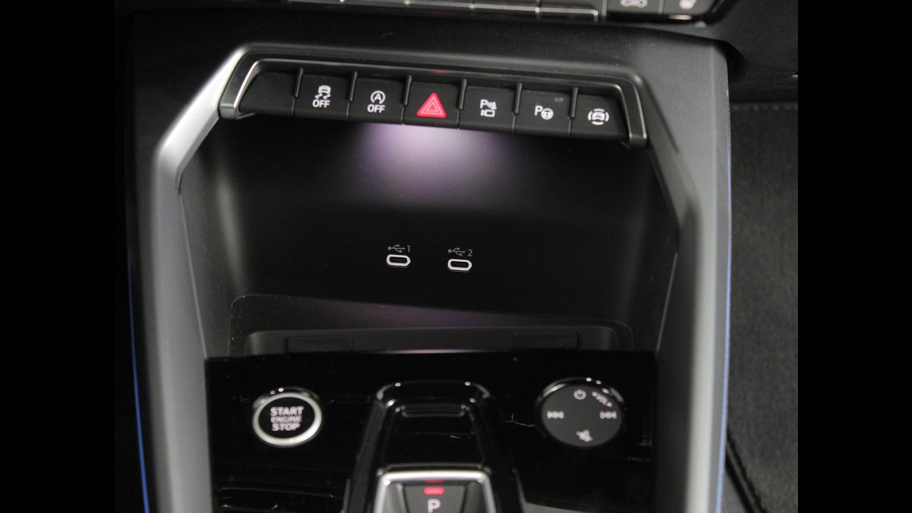 AUDI A3 IV 2024 allstreet - A3 allstreet 35 2.0 tdi Business s-tronic