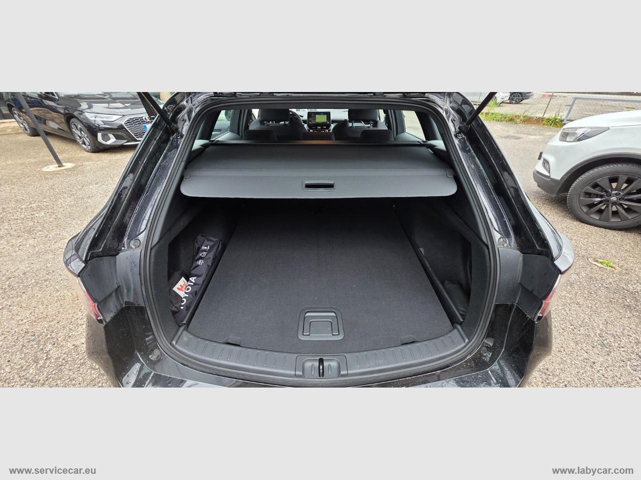 TOYOTA Corolla TS 1.8 Hybrid Business Tech