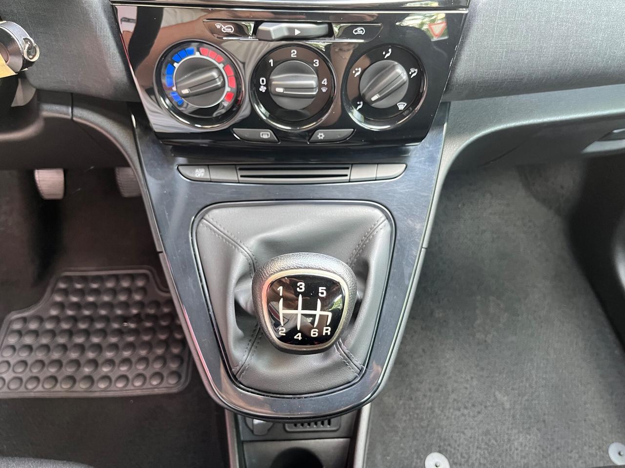 LANCIA YPSILON 1.0 HYBRID 69CV GOLD - NESSUN VINCOLO FINANZIARIO