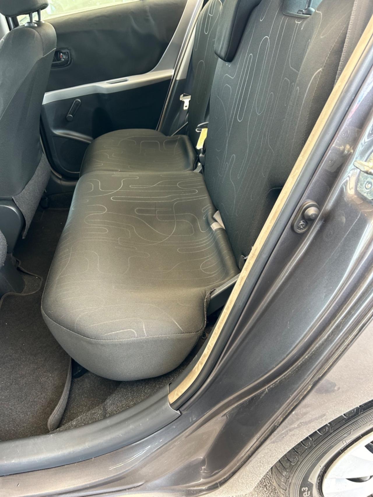 Toyota Yaris 1.0 5 porte