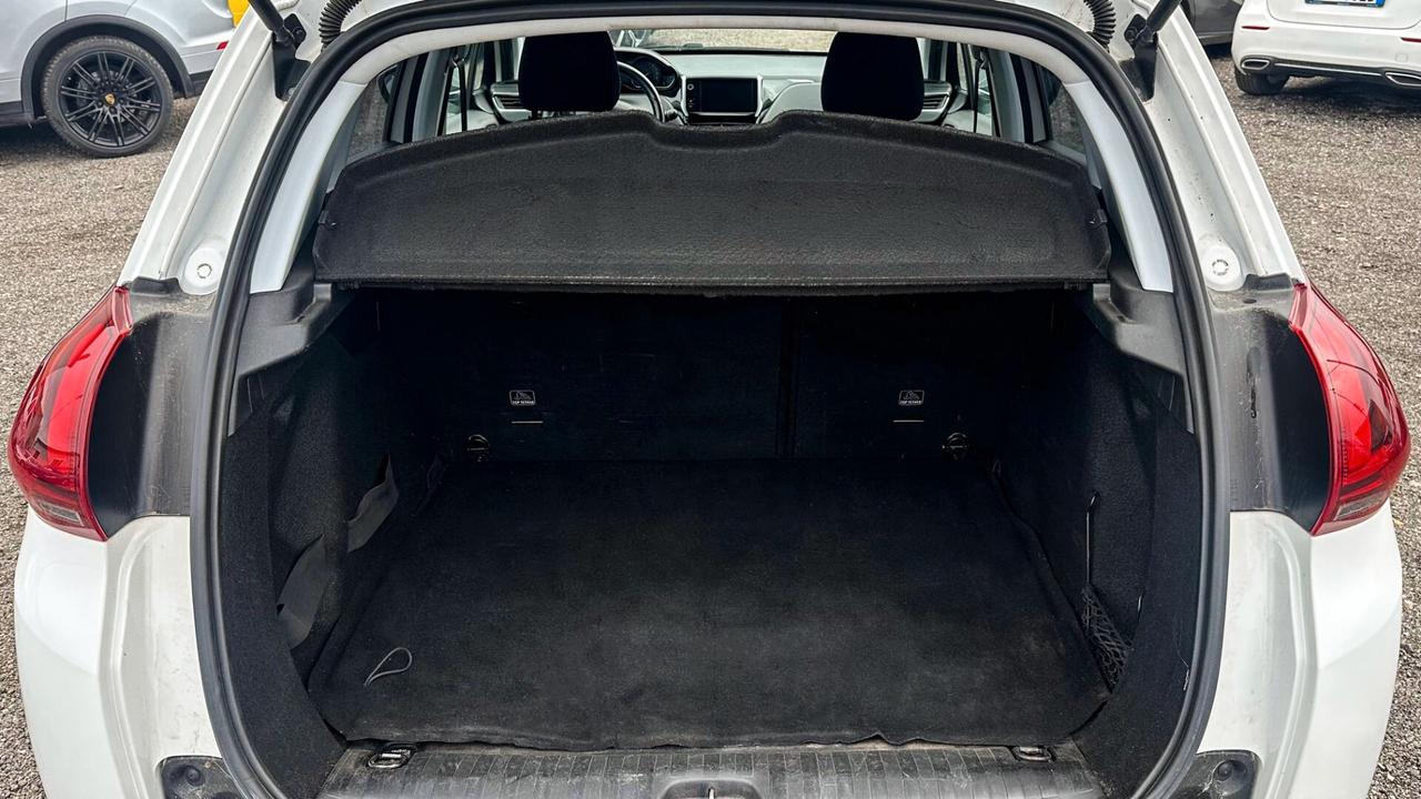 Peugeot 2008 BlueHDi 100 S&S Black Matt