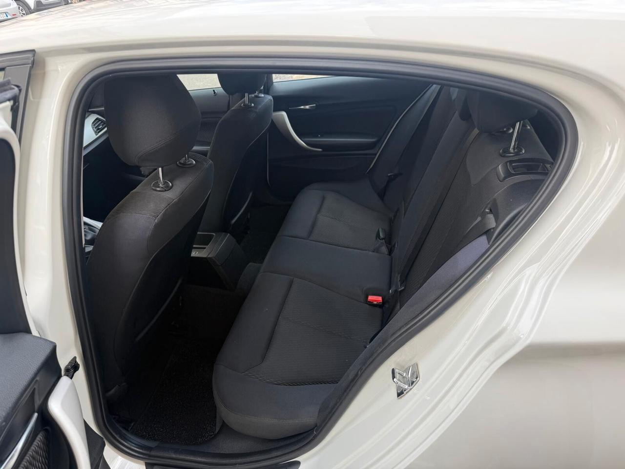 Bmw 116 116d 5p. Urban