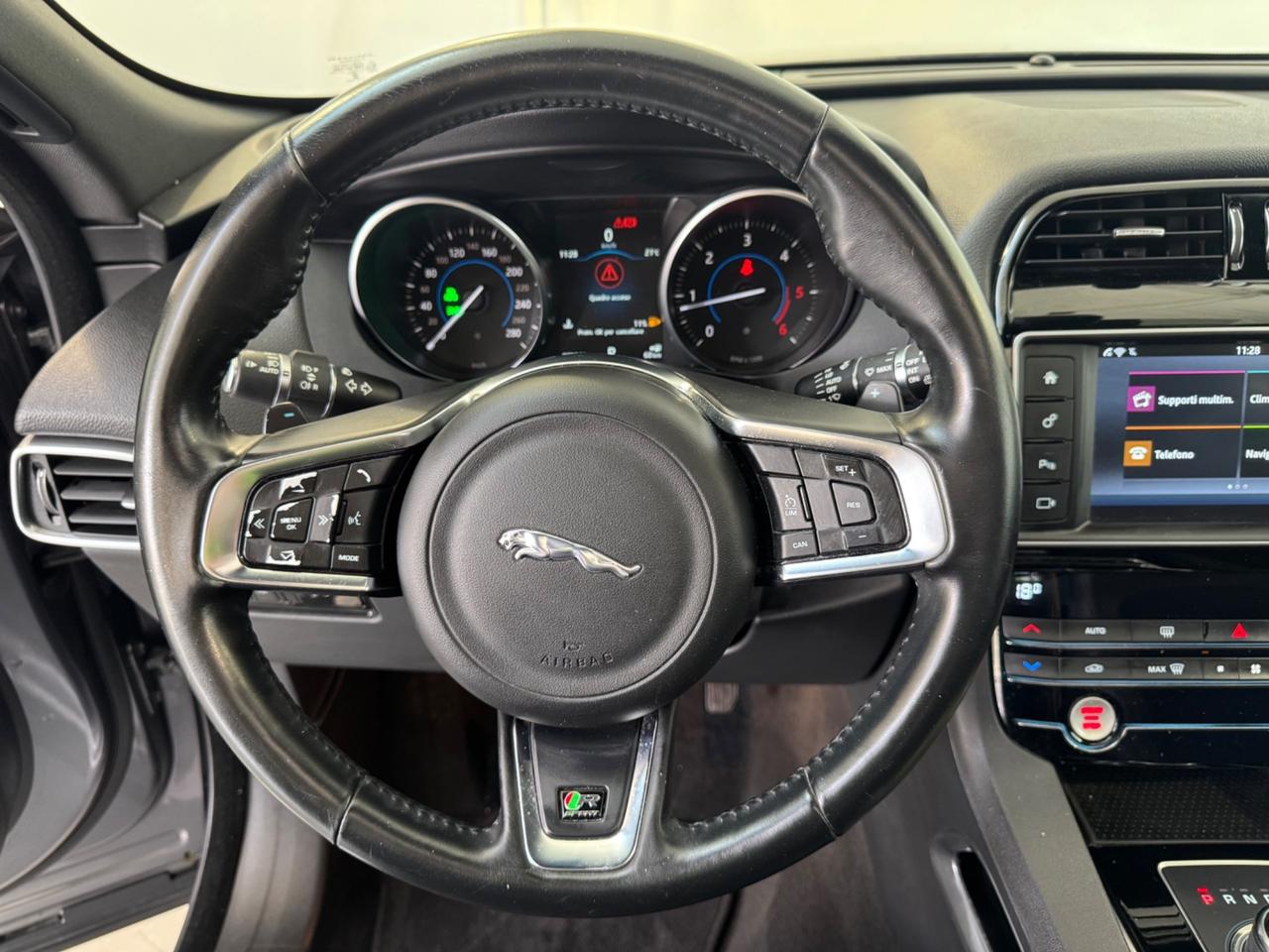 Jaguar F-Pace 2.0 D 180 CV AWD aut. R-Sport