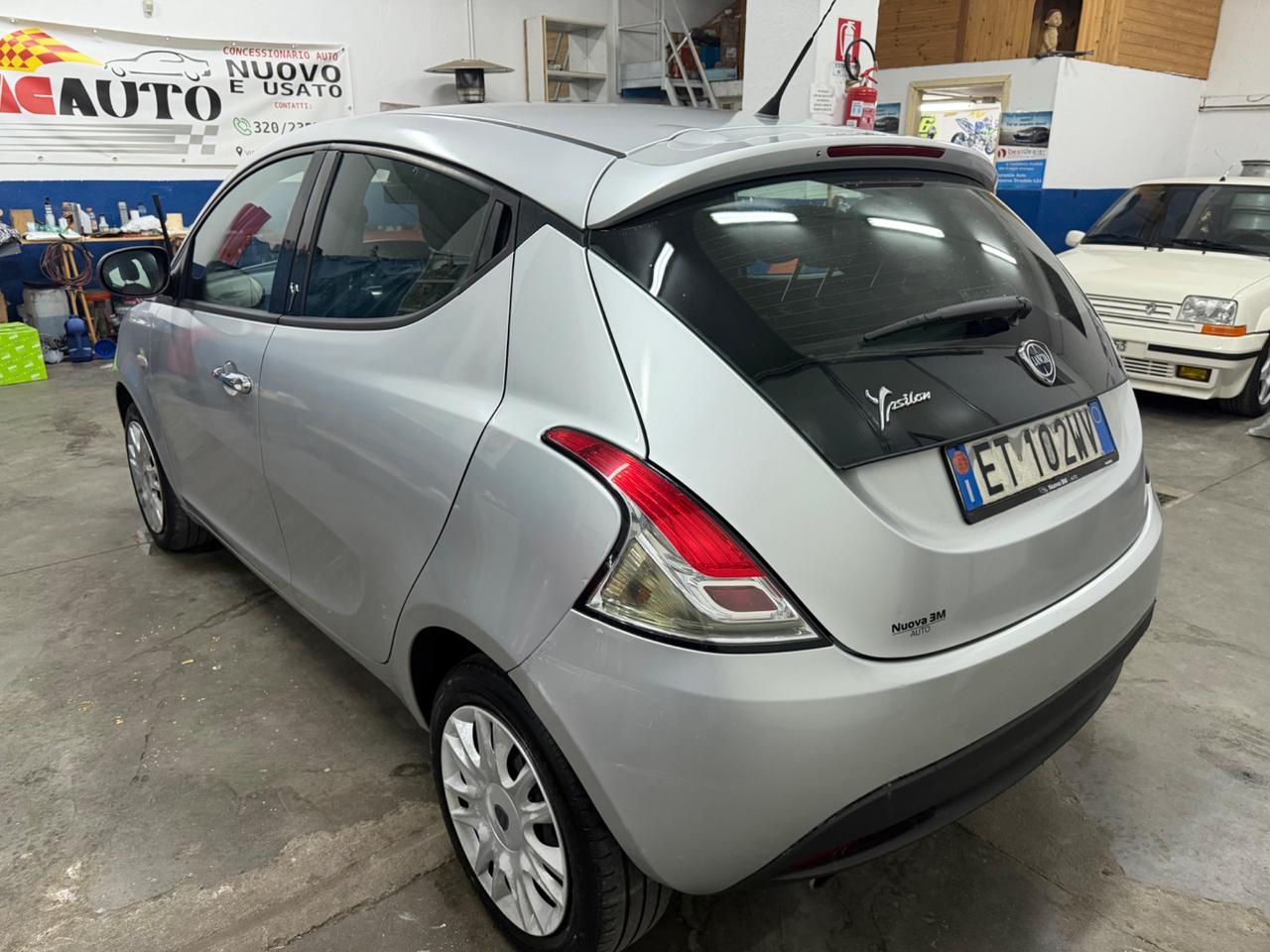 Lancia Ypsilon 1.2 69 CV 5 porte S&S Silver