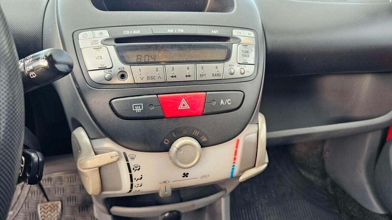 Toyota Aygo 1.0 VVT-i 5 porte Sol Neopatentati
