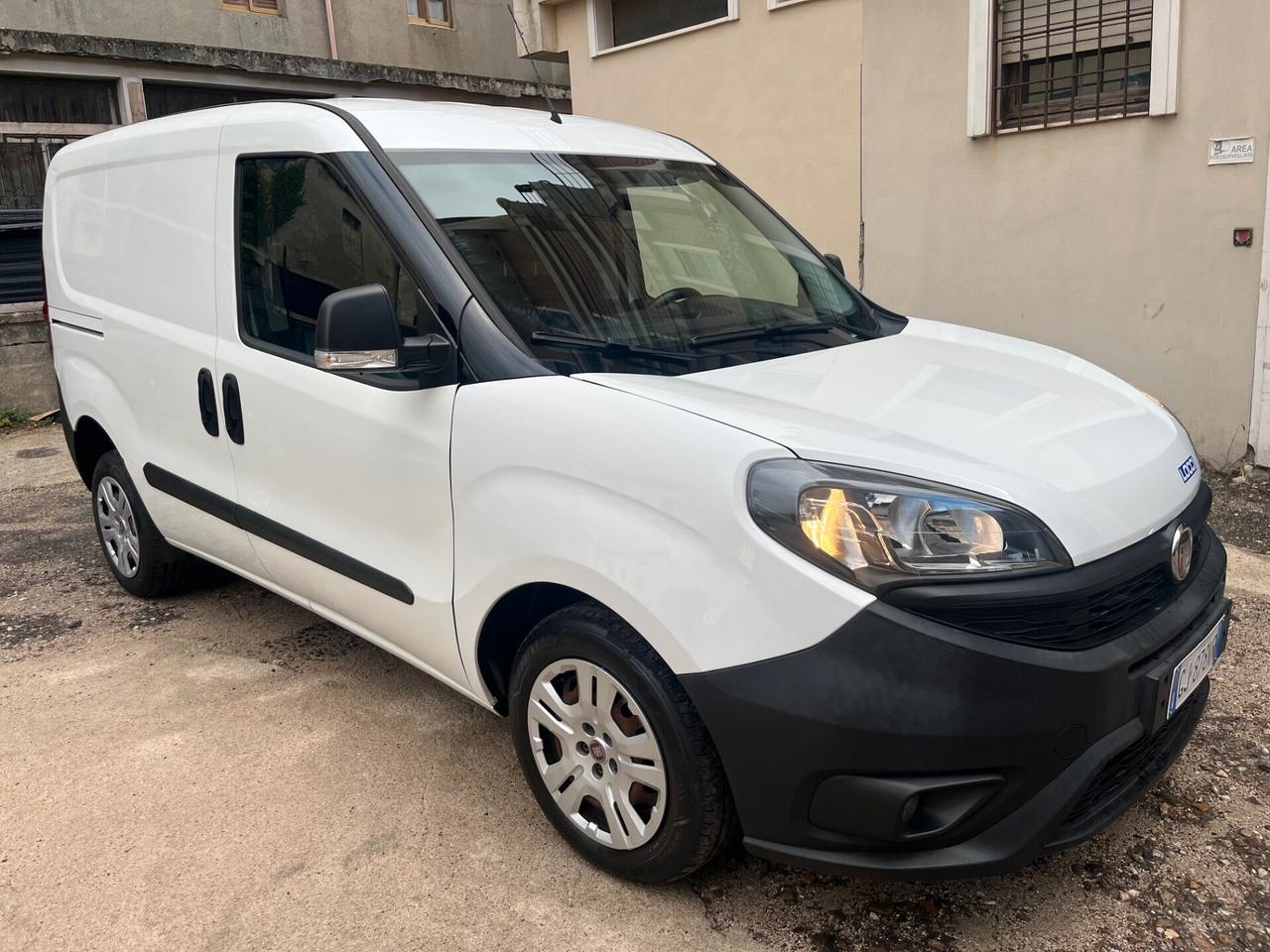 FIAT DOBLO' CH1 LOUNGE 1.6 MJET 105 CV 3 POSTI .