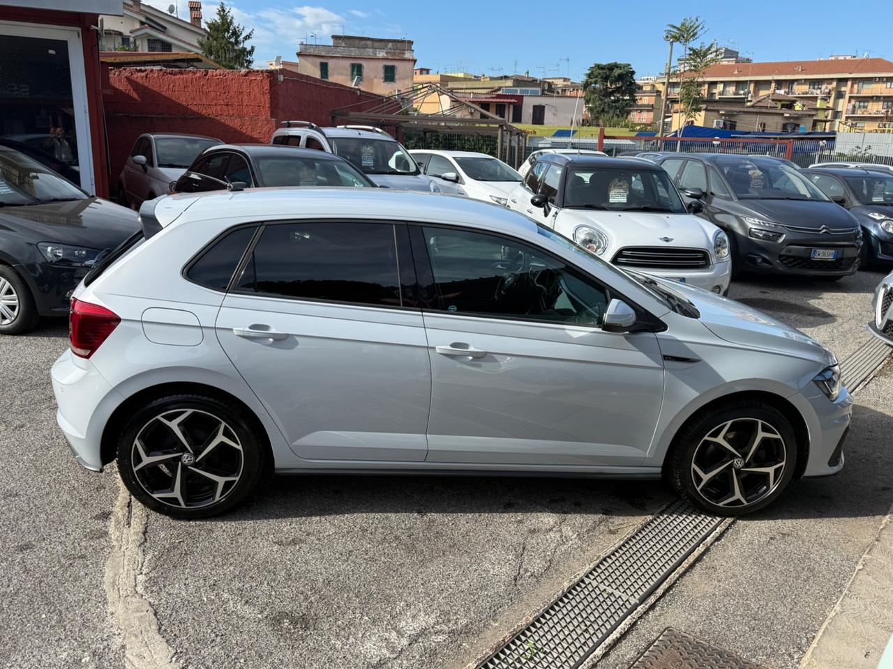 Polo 1.6 TDI R-LINE -unipro-rate-garanzia-permute
