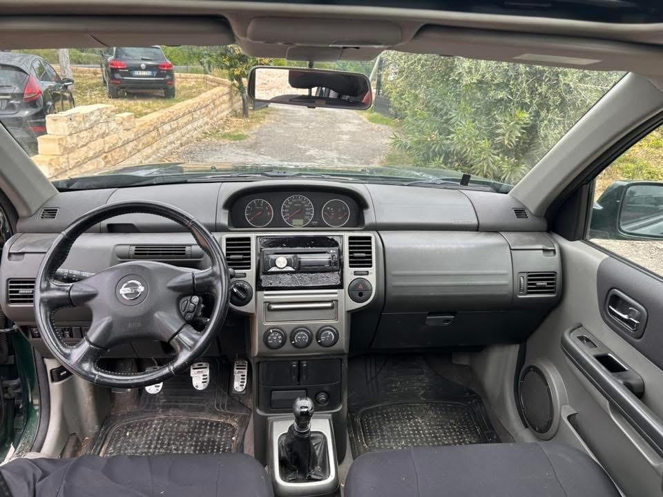 Nissan X-Trail 2.2 dCi Elegance