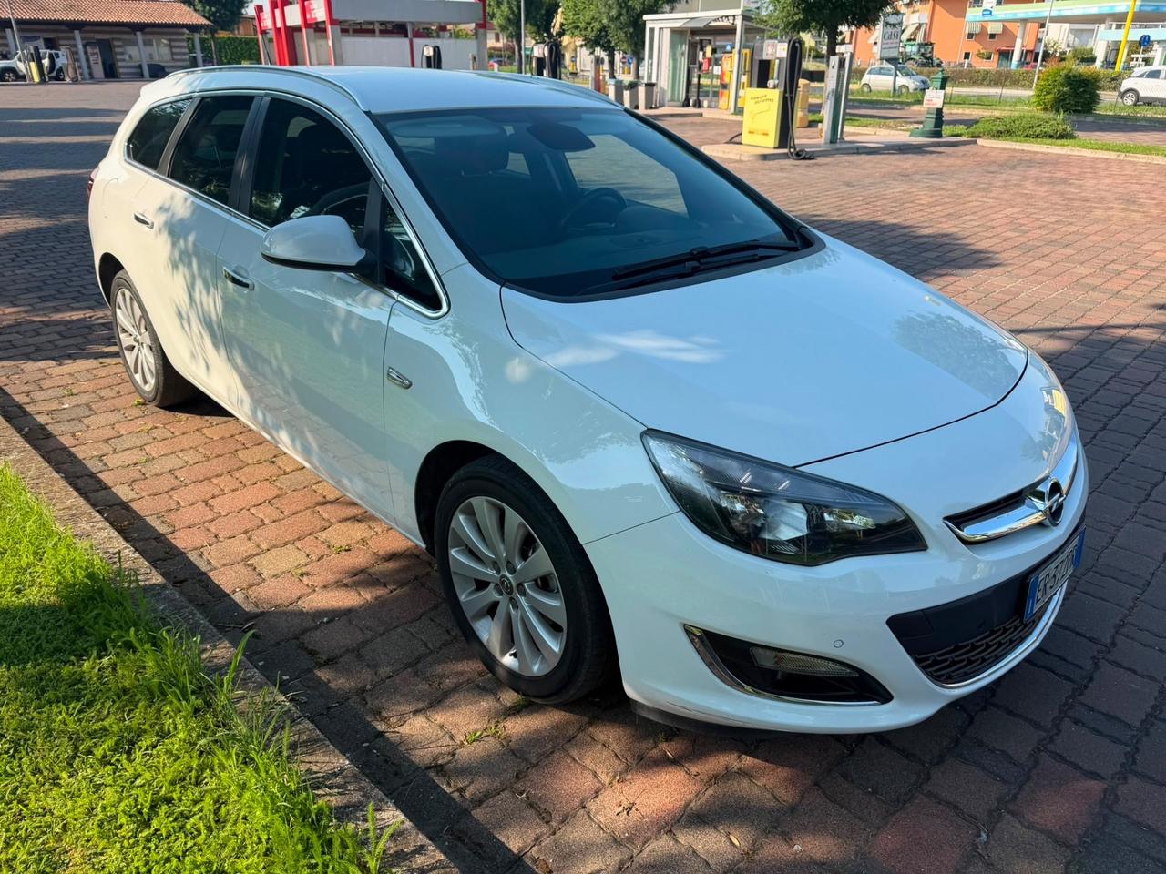 Opel Astra 1.4 Turbo 140CV Sports Tourer GPL Tech Cosmo