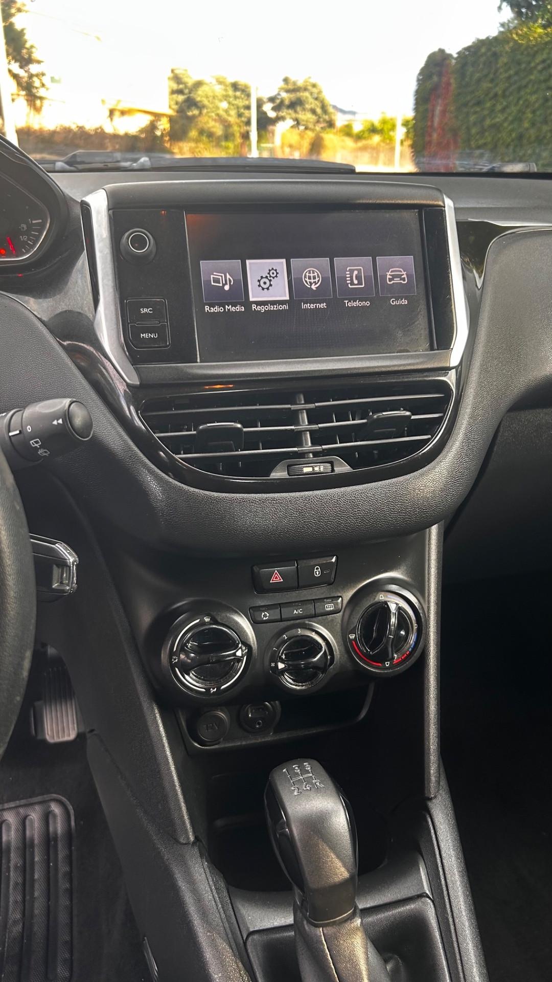 Peugeot 208 1.4 HDi 68 CV 5 porte Allure
