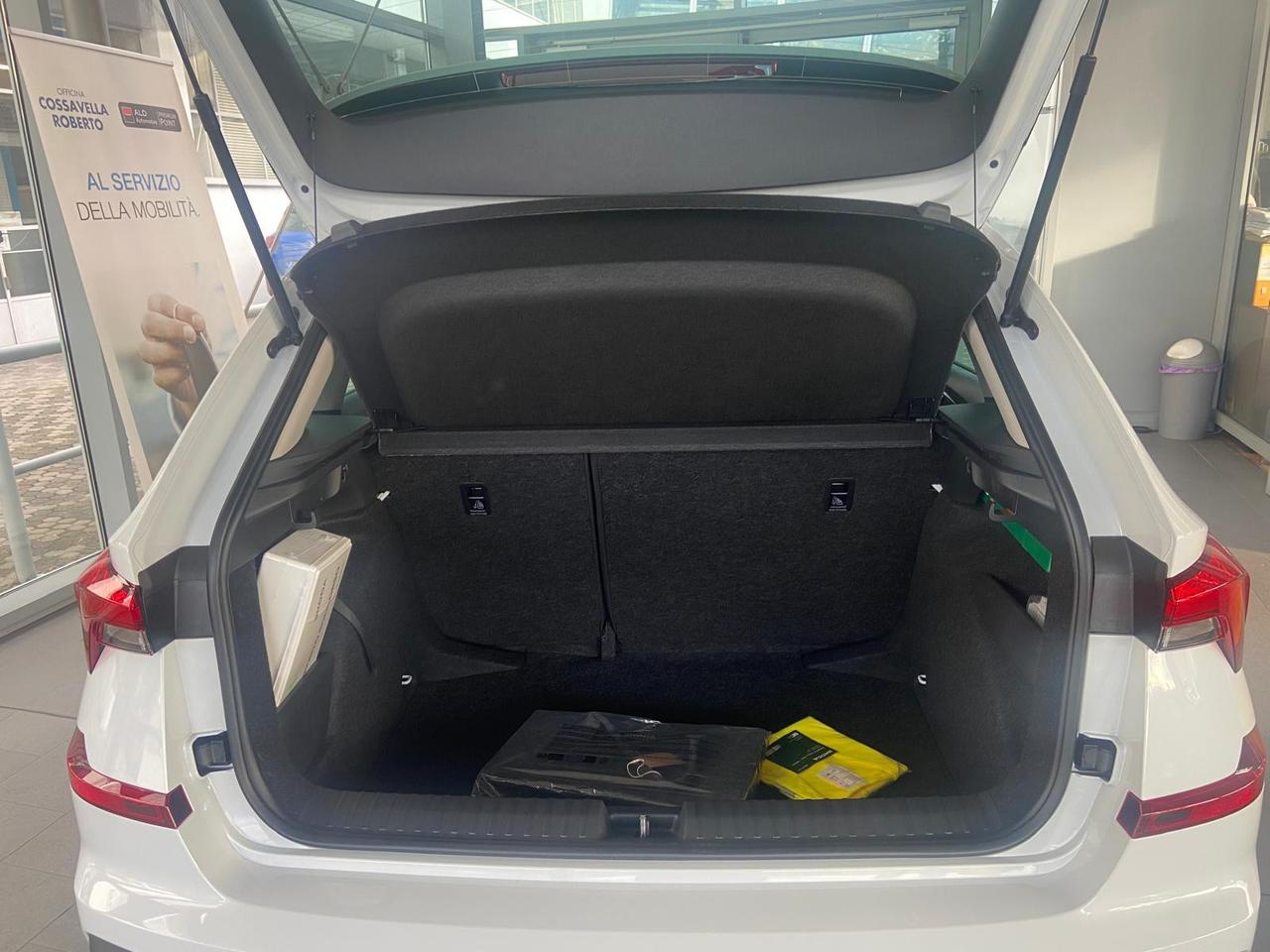 Skoda Kamiq 1.0 tsi black dots 115cv