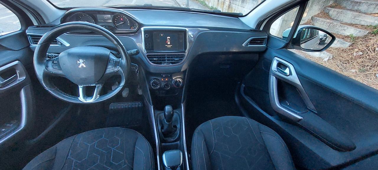 PEUGEOT 2008 1,2 BENZINA GIUDABILE DA NEOPATENTATI TELEFONO NAVIGATORE IMPECCABILE