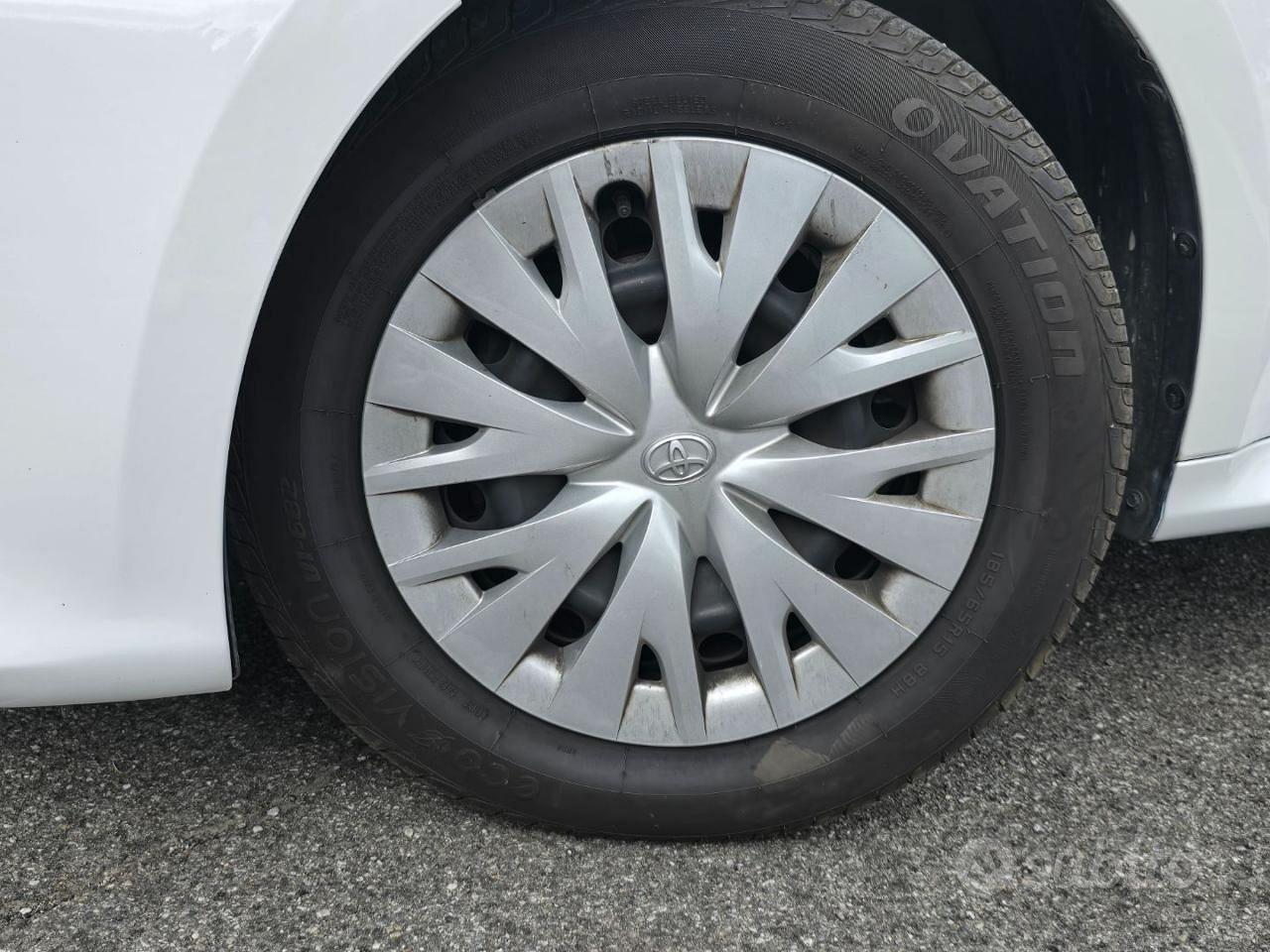 TOYOTA Yaris 1.0 5 porte Active