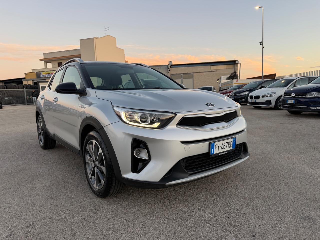 KIA STONIC 1.4 MPI 100 CV STYLE PACK FULL LED NY19