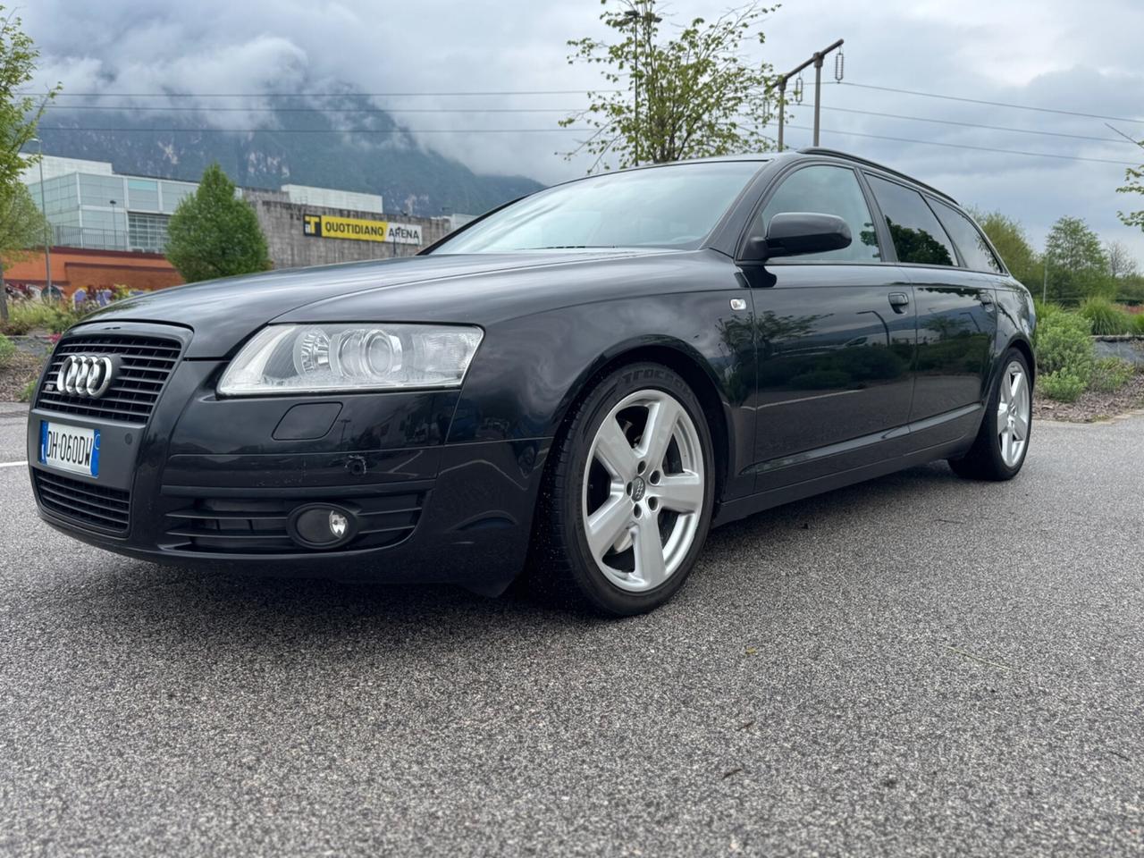 AUDI A6 3.0 TDI S-Line TOTAL BLACK GANCIO DI TRAINO