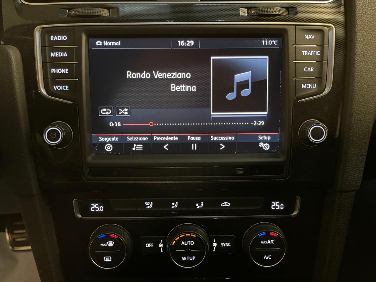 Volkswagen Golf GTD 2.0 TDI 184cv DSG-LEGGI SOTTO