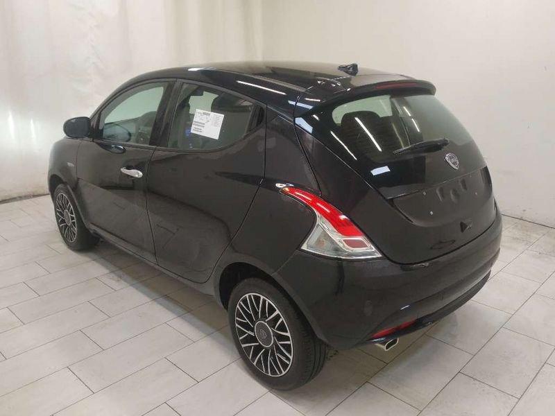 Lancia Ypsilon 1.0 firefly hybrid Platino s&s 70cv