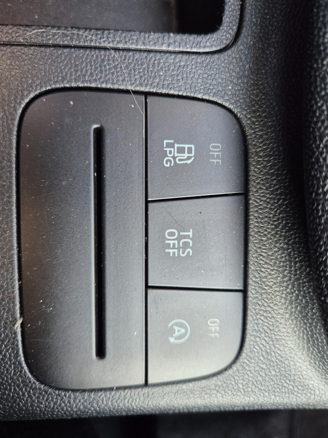 Ford Fiesta 1.1 75 CV GPL 5 porte Titanium