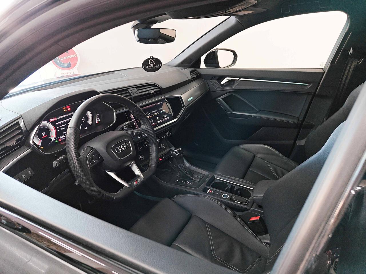 Audi Q3 SPB 35 TDI S tronic Identity Black S-Line