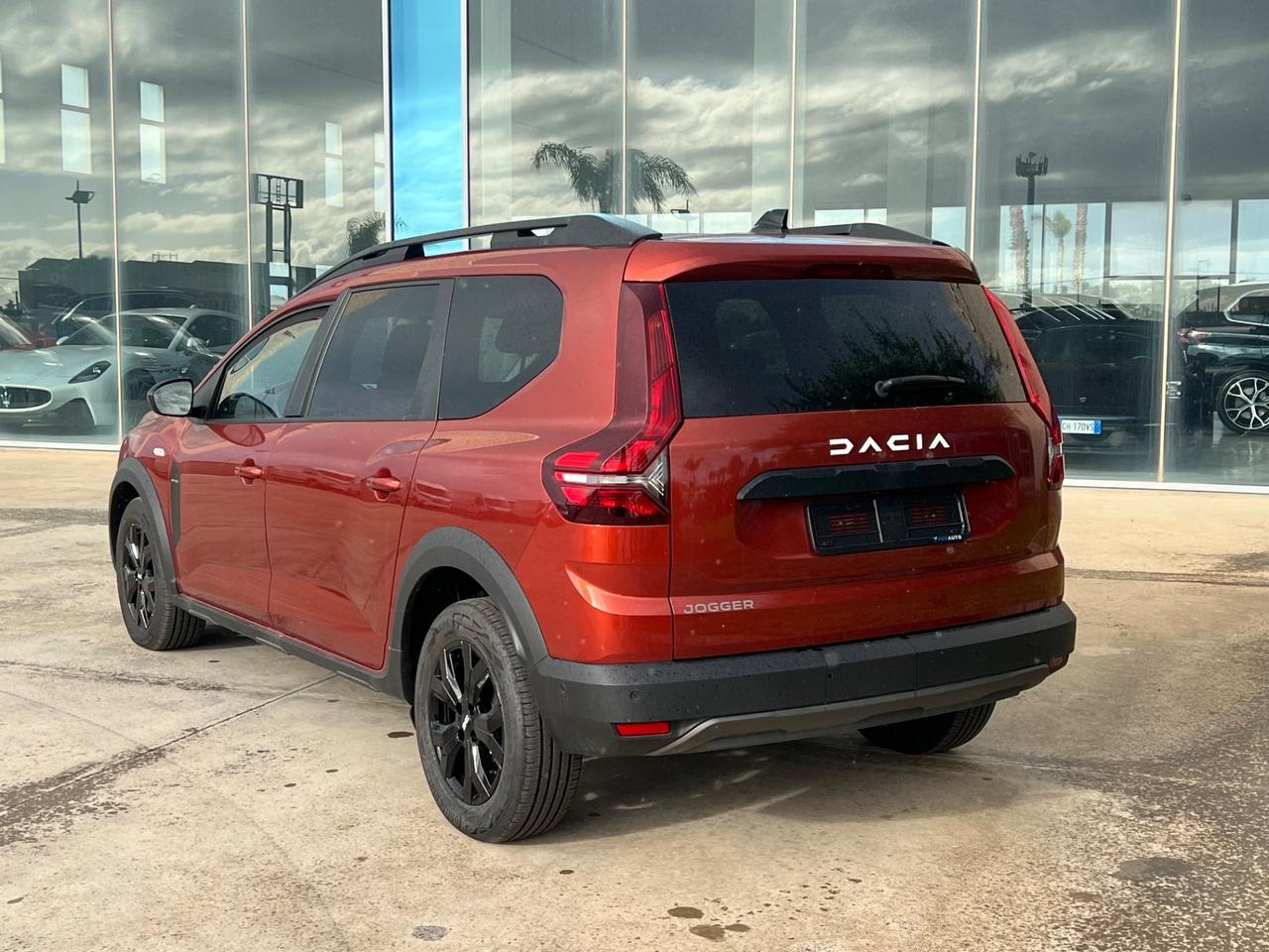 Dacia Jogger 1.0 tce 110cv possibilità noleggio no scoring