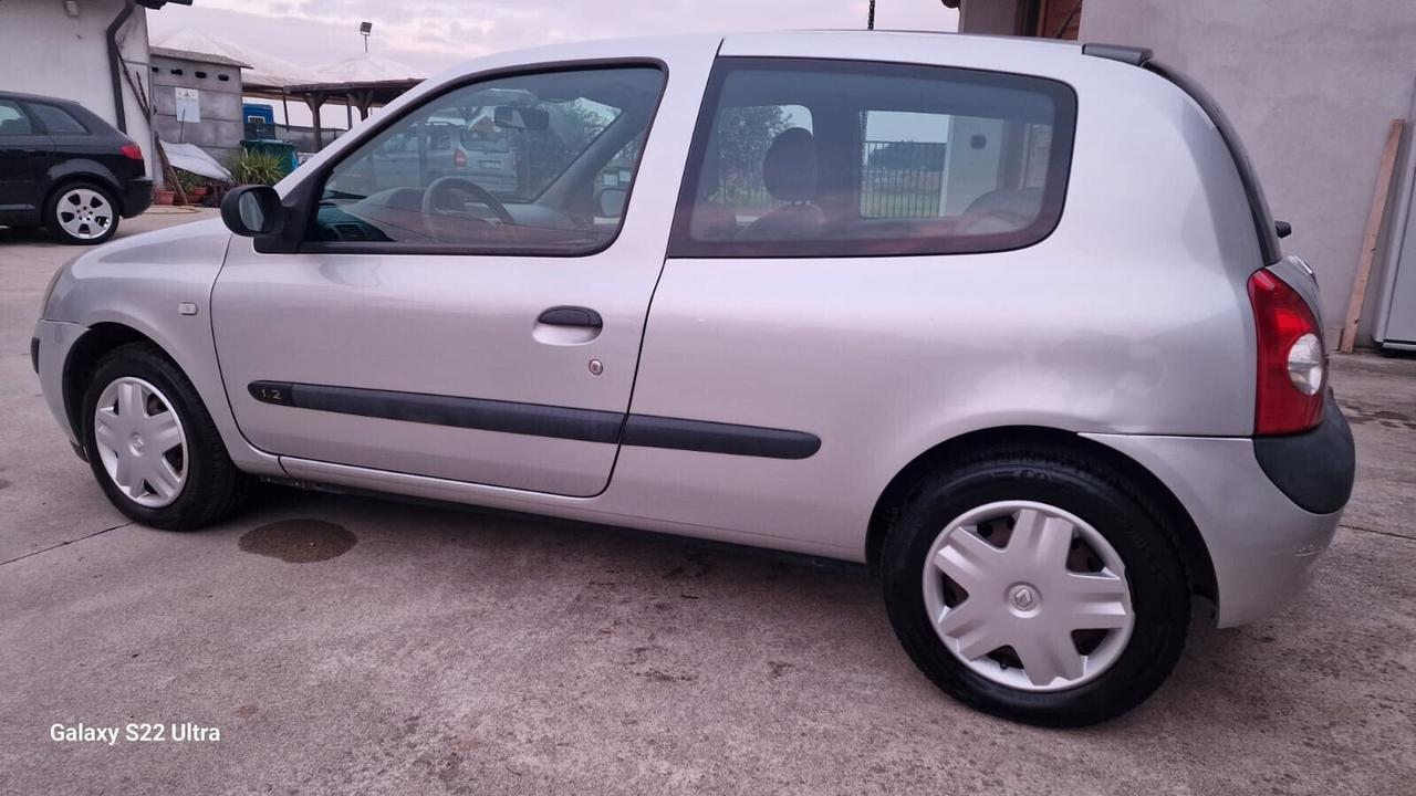 Renault Clio 1.2 cat 3 porte Confort Authentique neop