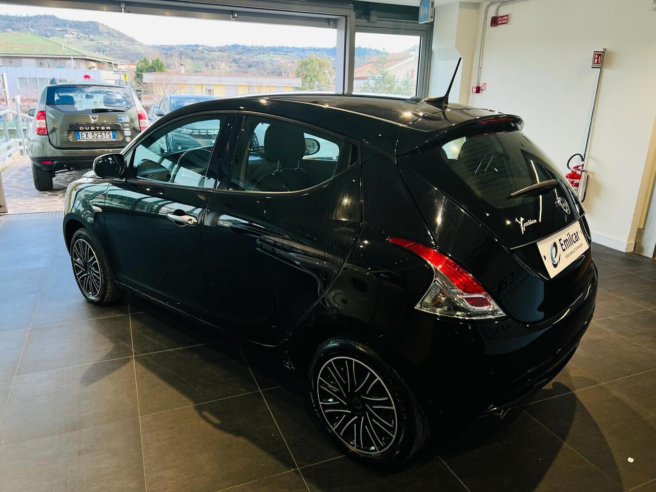 Lancia Ypsilon 1.0 FireFly 5 porte S&S Hybryd Gold