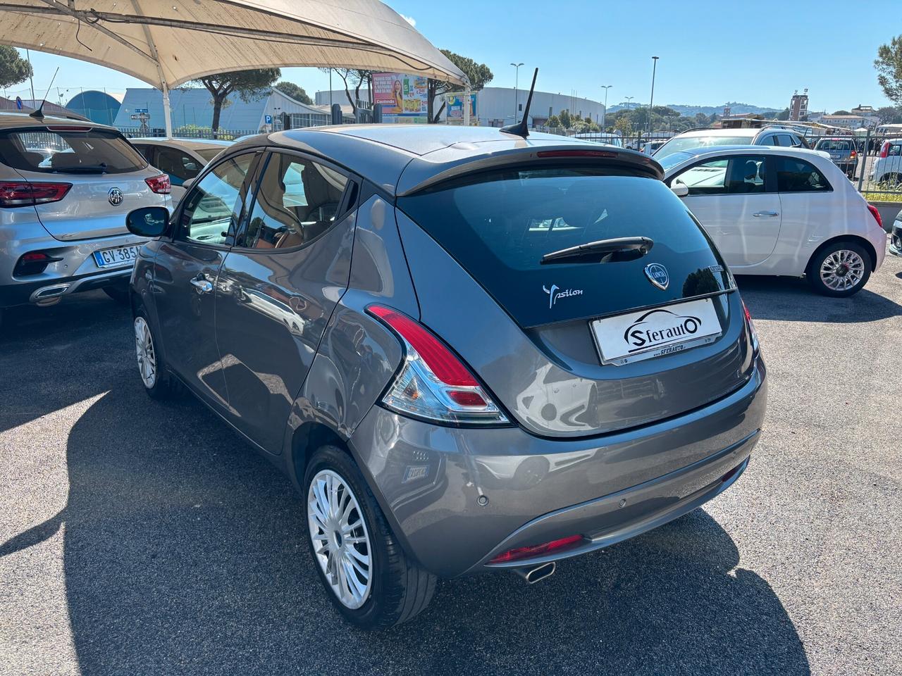 Lancia Ypsilon 1.0 FireFly 5 porte S&S Hybrid Ecochic Gold