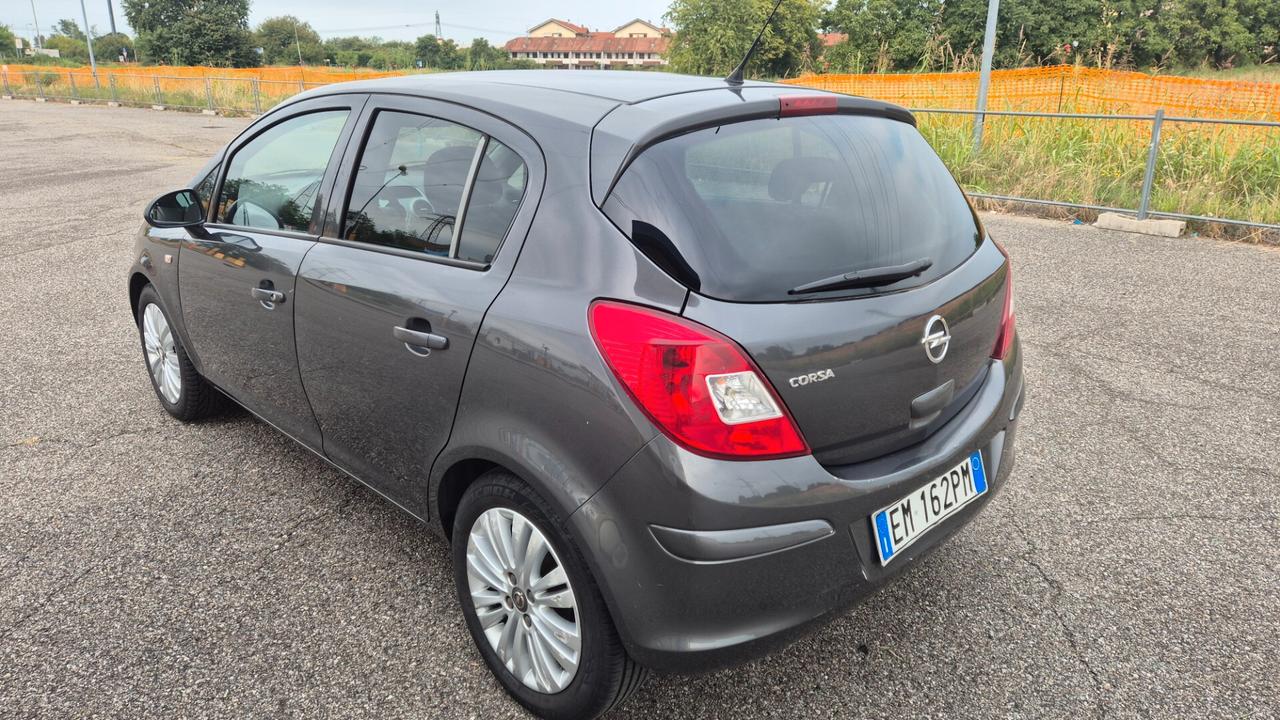 Opel Corsa 1.2 Benzina Euro 5 NEOPATENTATO