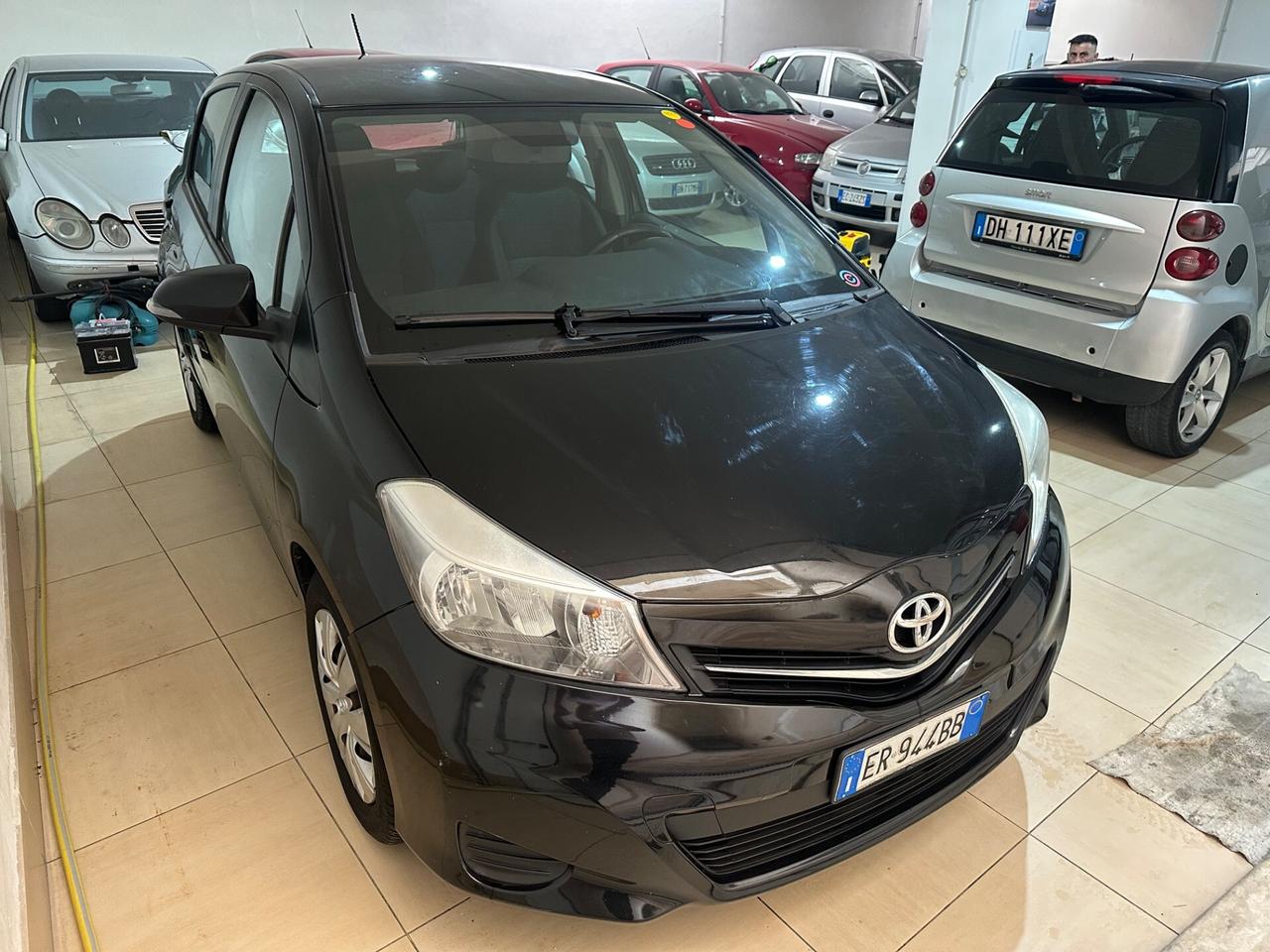 Toyota Yaris 1.0 5 porte Lounge