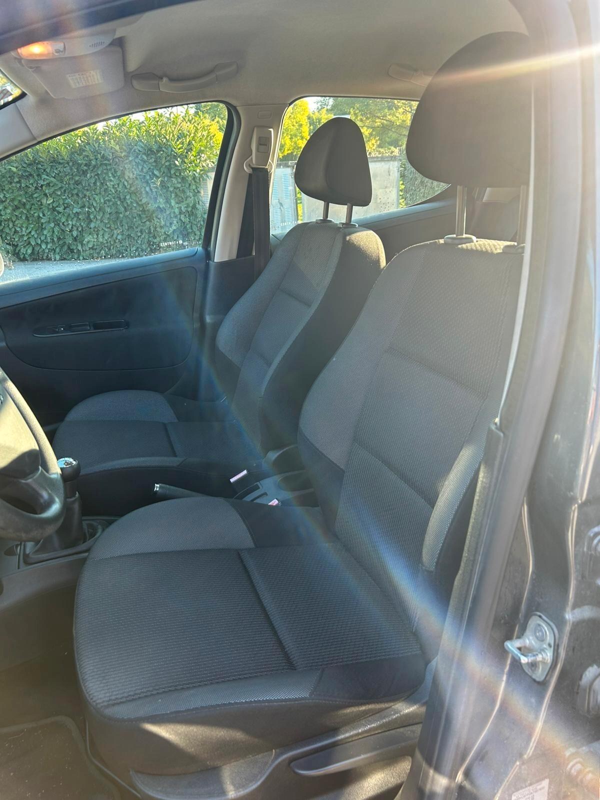 Peugeot 207 1.4 VTi 128000km unico proprietario 5porte