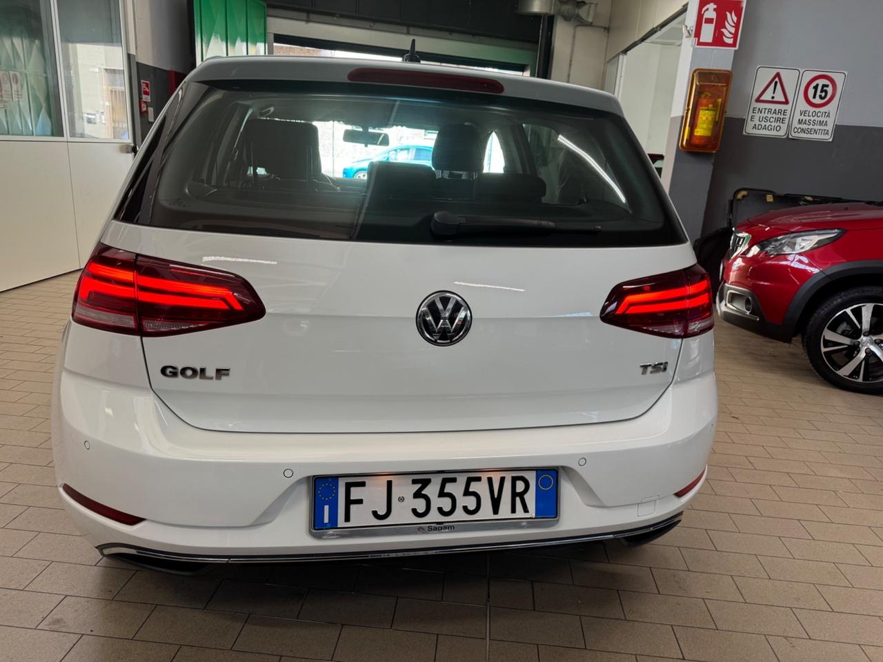 Volkswagen Golf 1.0 TSI 110 CV 5p. Business BlueMotion Technology