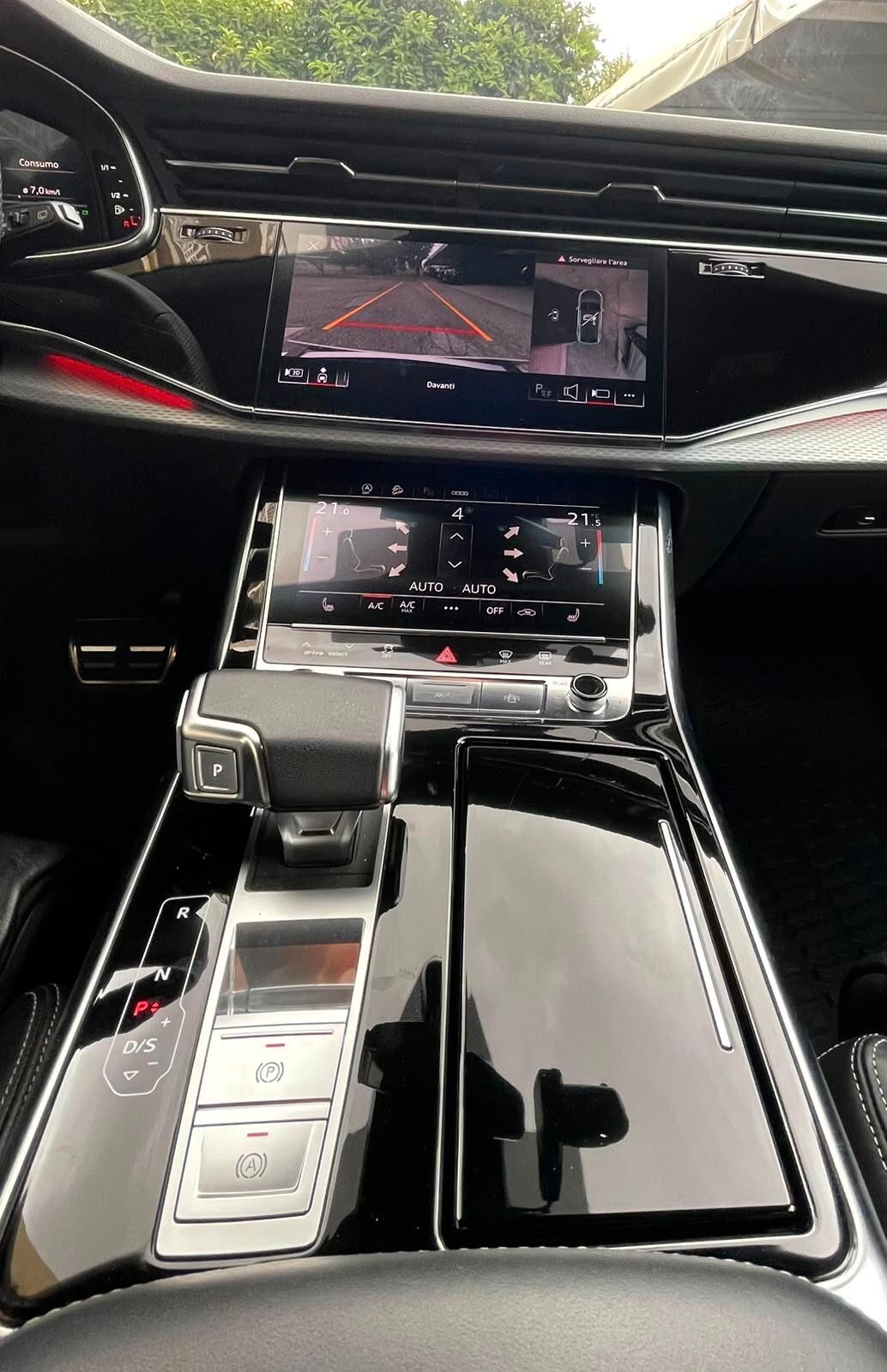 Audi Q8 50 TDI 286 CV quattro S line edition 2024