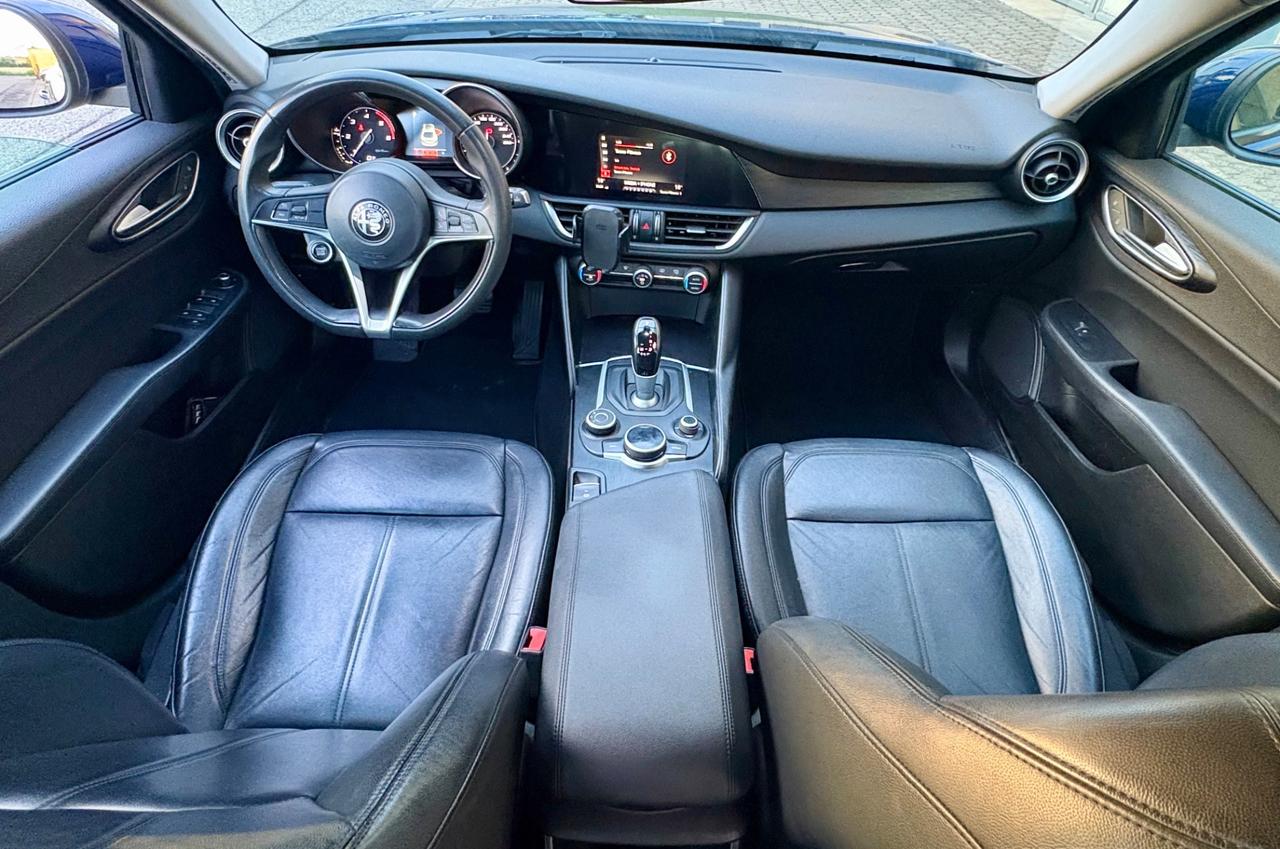 Alfa Romeo Giulia 2.2 TD 180 CV Business Sport