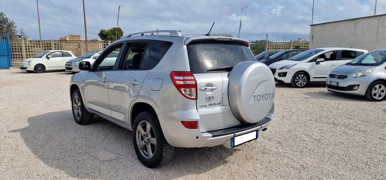 Toyota RAV4 2.2 D-4D 150 CV Lounge 2012