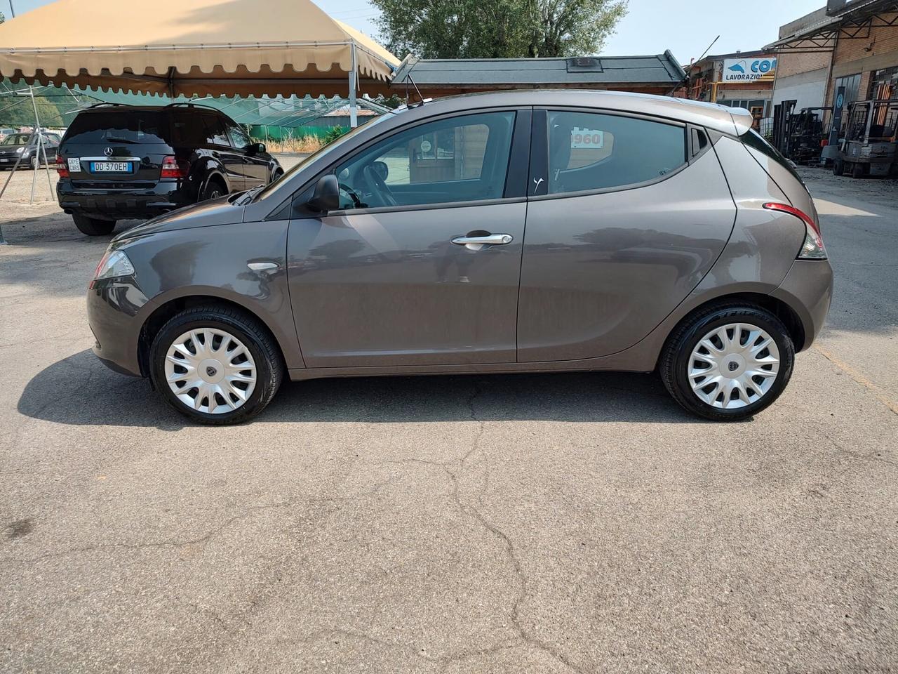 Lancia Ypsilon 1.2 69 CV 5 porte Silver, OK NEOPATENTATI, GARANZIA. L 12 MESI