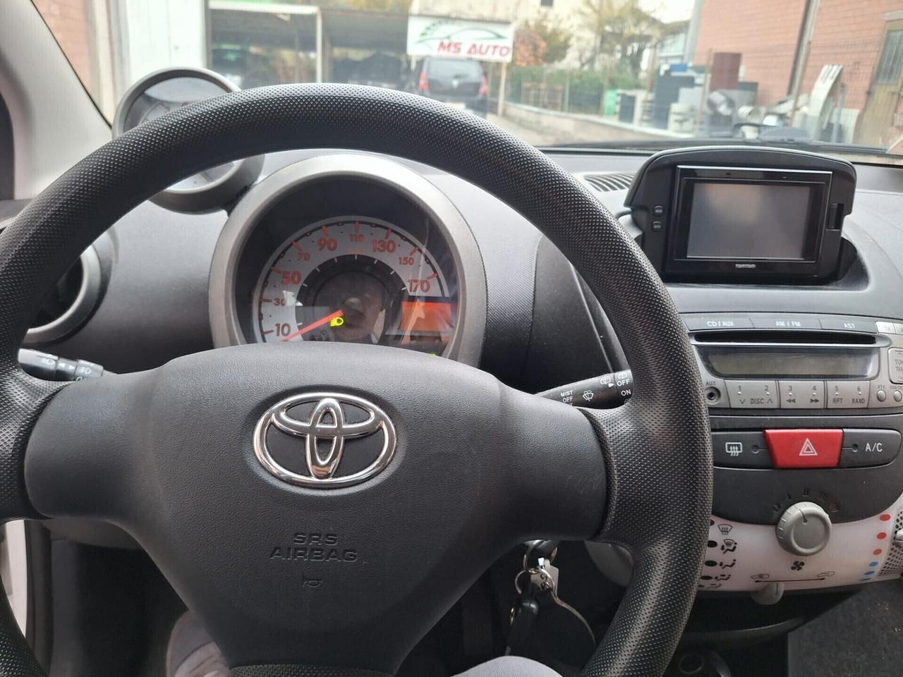 Toyota Aygo 1.0 12V VVT-i 5 porte Cool Soda Connect