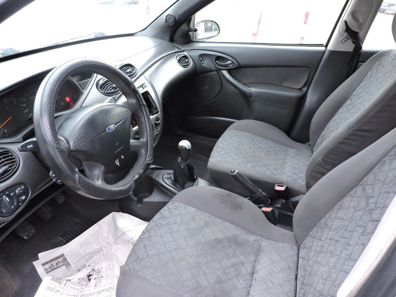 Ford Focus 1.8 TDDi cat 5p. Ghia