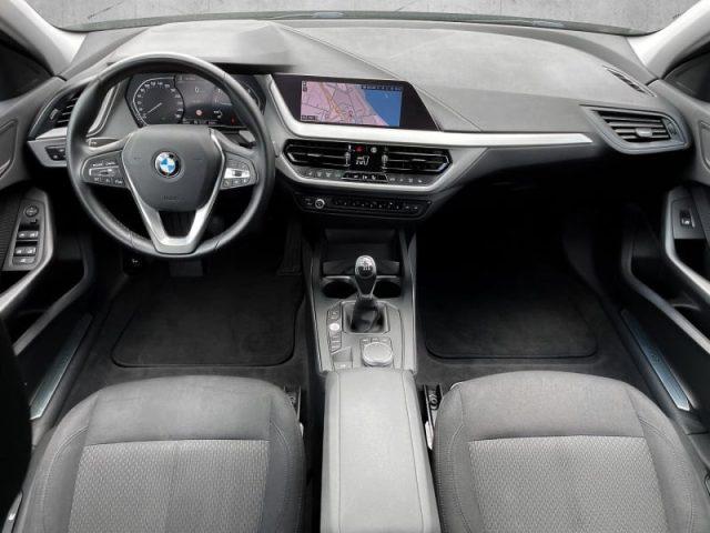 BMW 118 i 5p. Advantage