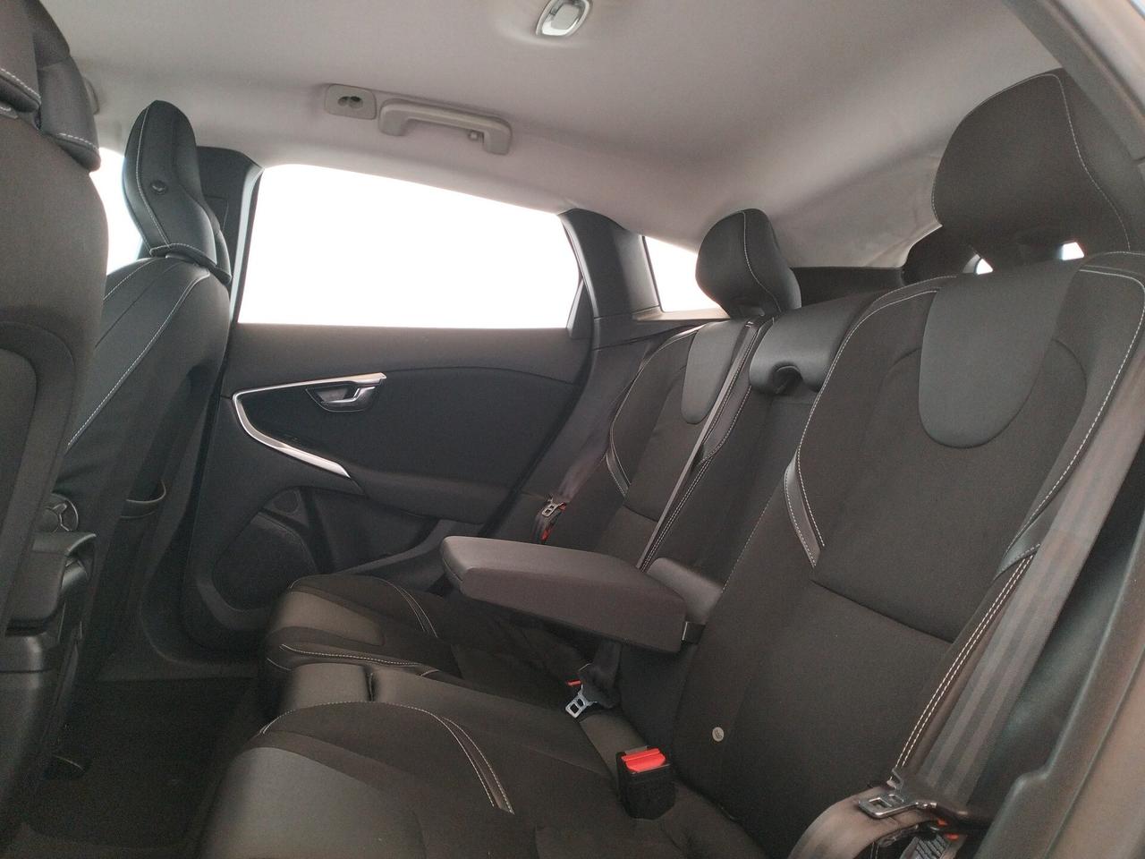 Volvo V40 D2 1.6 Momentum - NEOPATENTATI