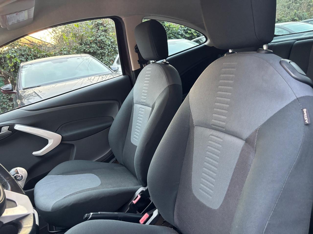 Ford Ka 1.2 8V 69CV titanium OK NEOPATENTATI