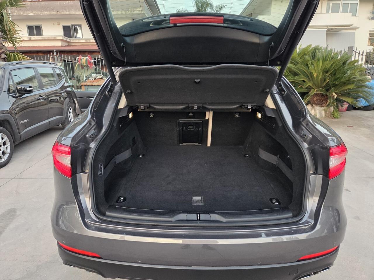 Maserati Levante V6 Diesel 275 CV AWD Granlusso - DA VETRINA !!