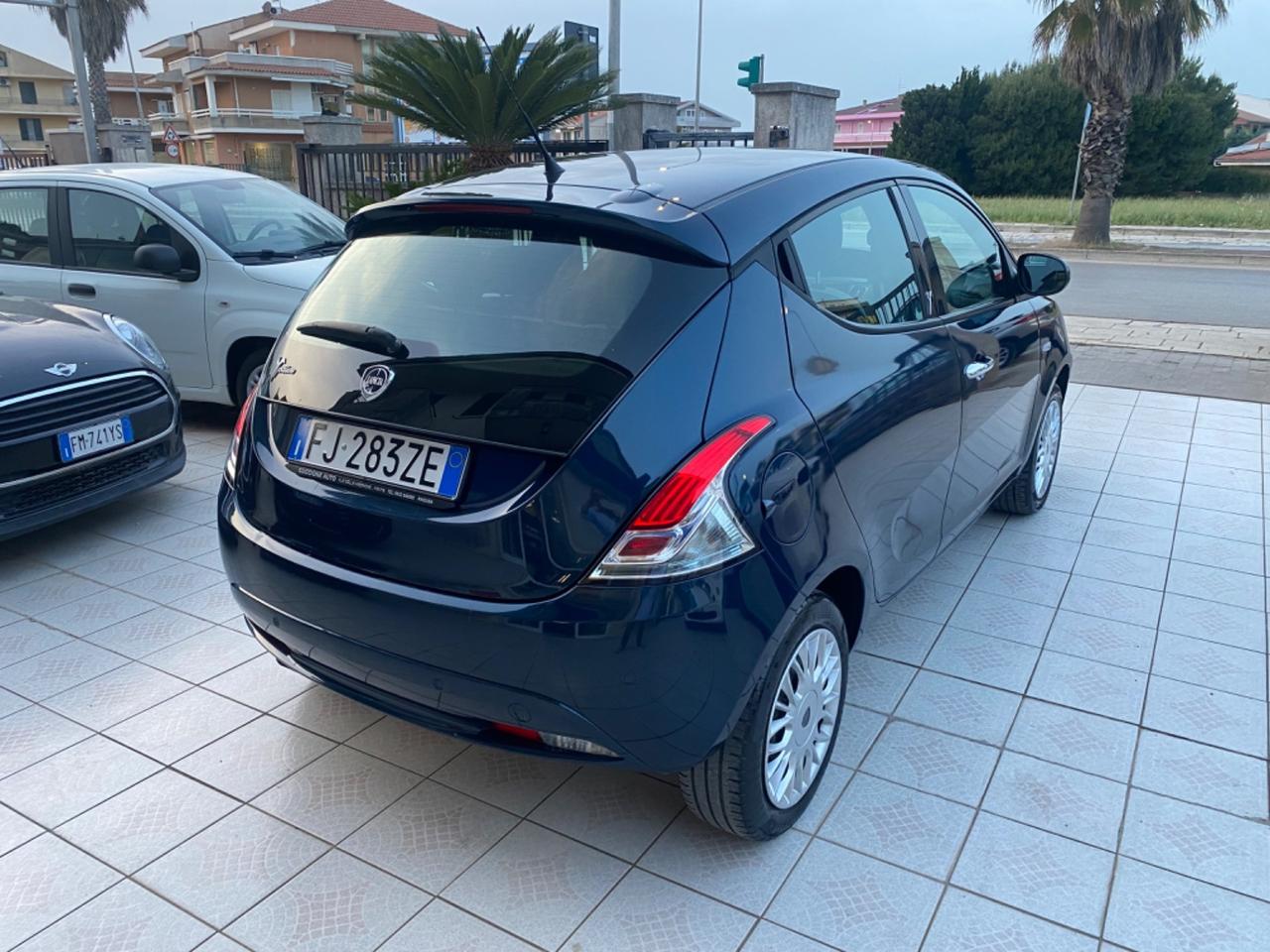 Lancia Ypsilon 1.2 69 CV 5 porte Gold