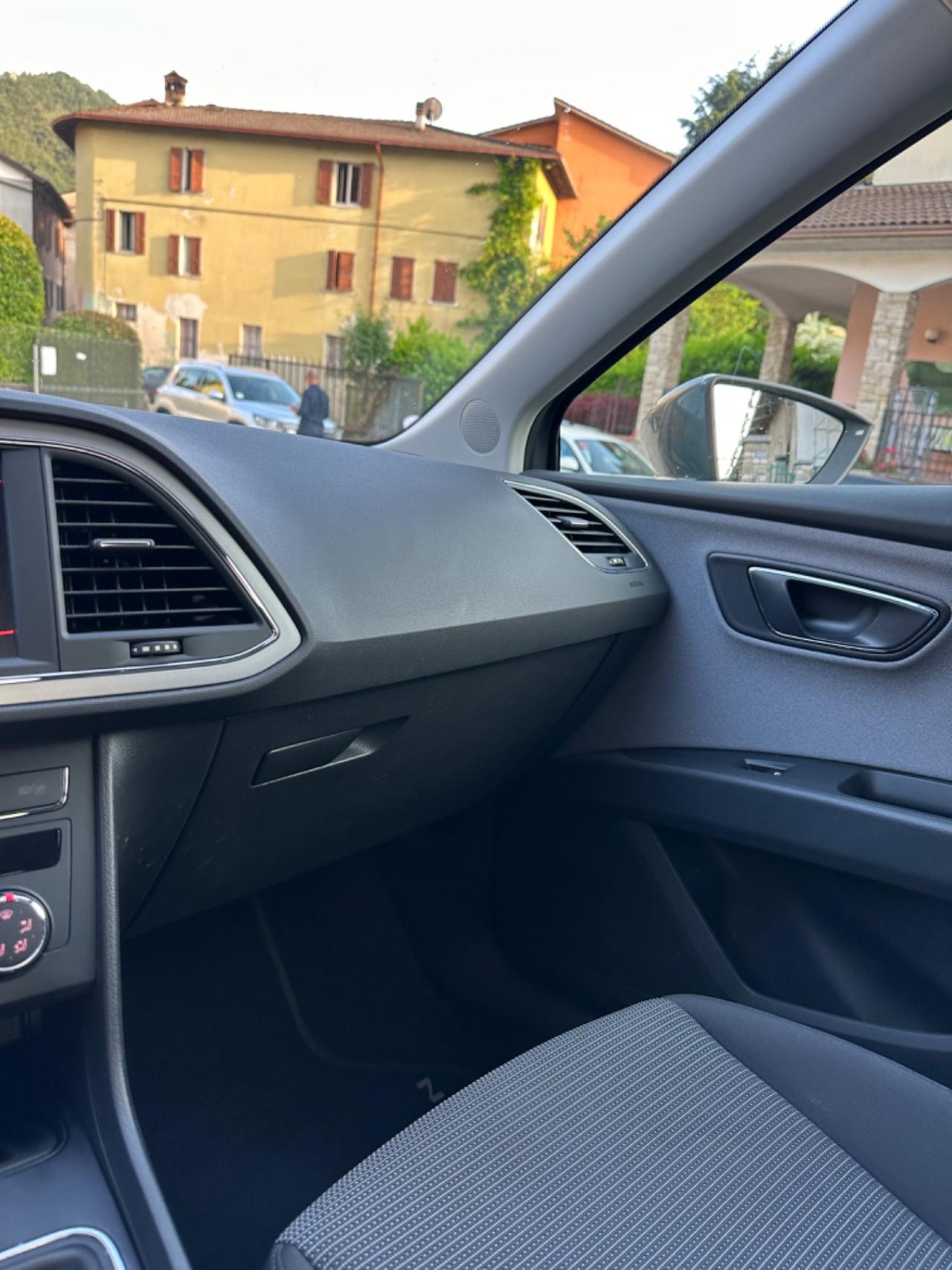 Seat LEON 1.6 TDI 115 CV DSG 5p. STYLE UNICOPR GARANZ