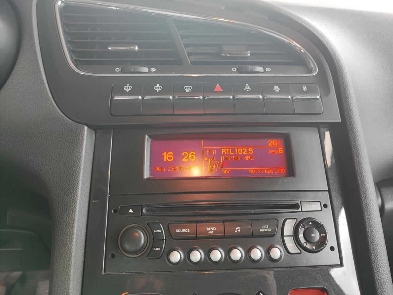 Peugeot 5008 2.0 HDi 150CV Active