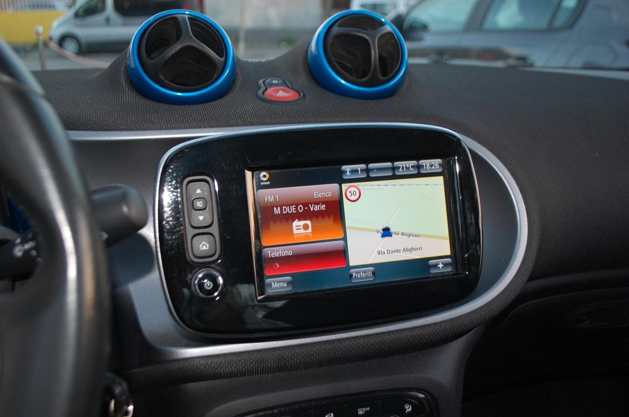 smart forTwo EQ Brabus Style my19 Uff Italy Lega Tetto Led