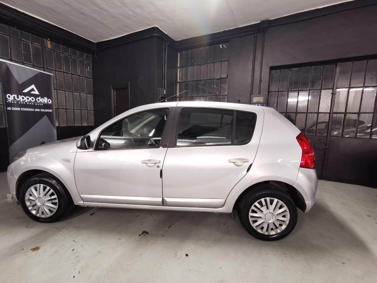 Dacia Sandero 1.4 8V GPL Lauréate NEOPATENTATI GARANZIA 12 MESI