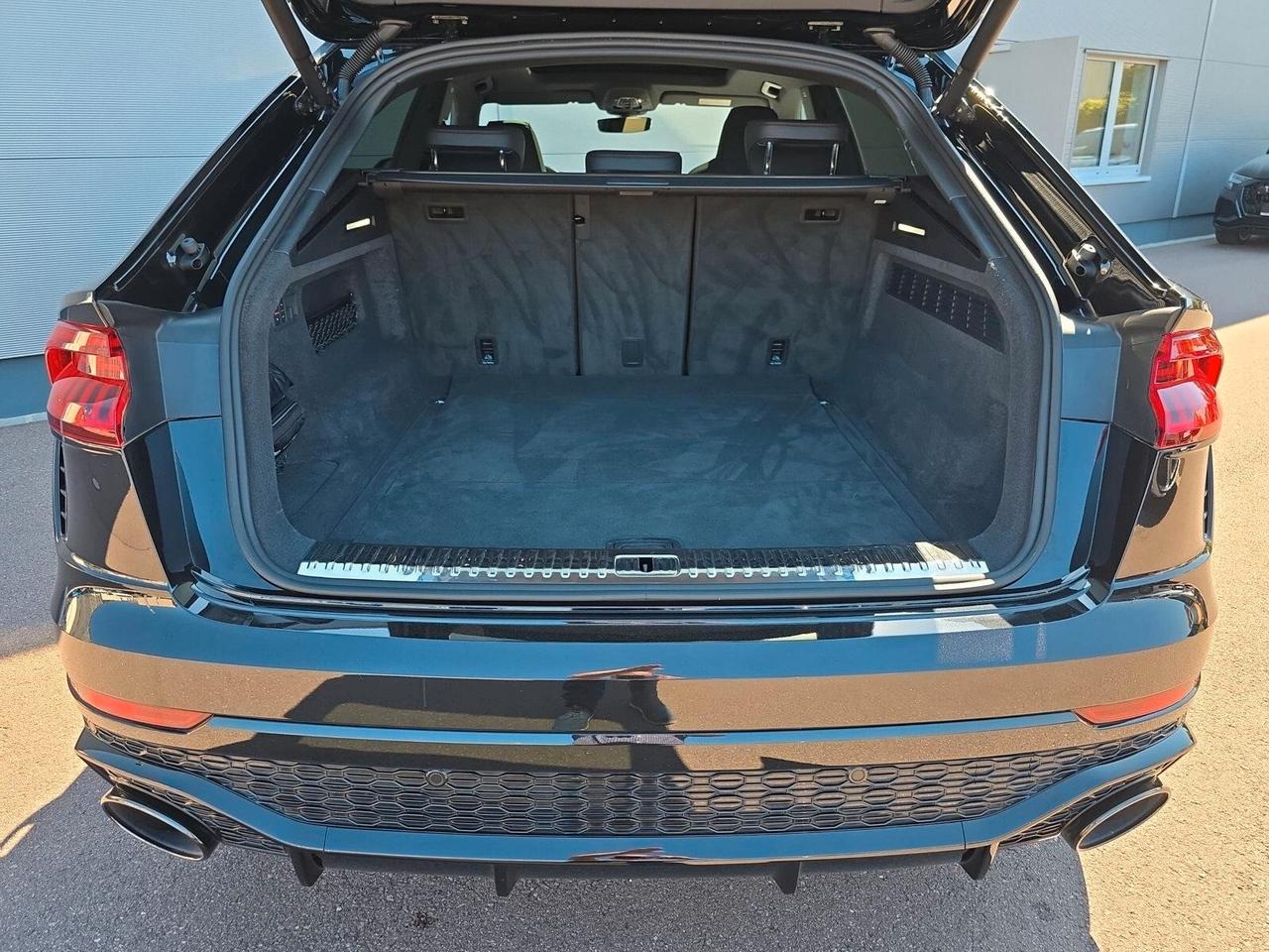 Audi Q8 RS TFSI V8 quattro tiptronic