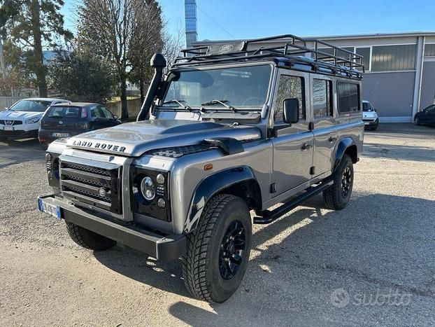 LAND ROVER - Defender - 110 2.5 Td5 S.W. SE