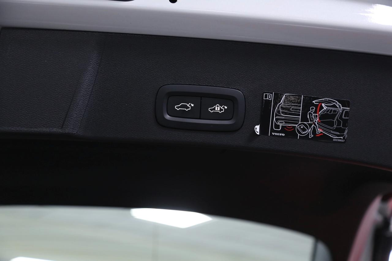 Volvo XC40 T5 Recharge Plug-in Hybrid Inscription Expression auto