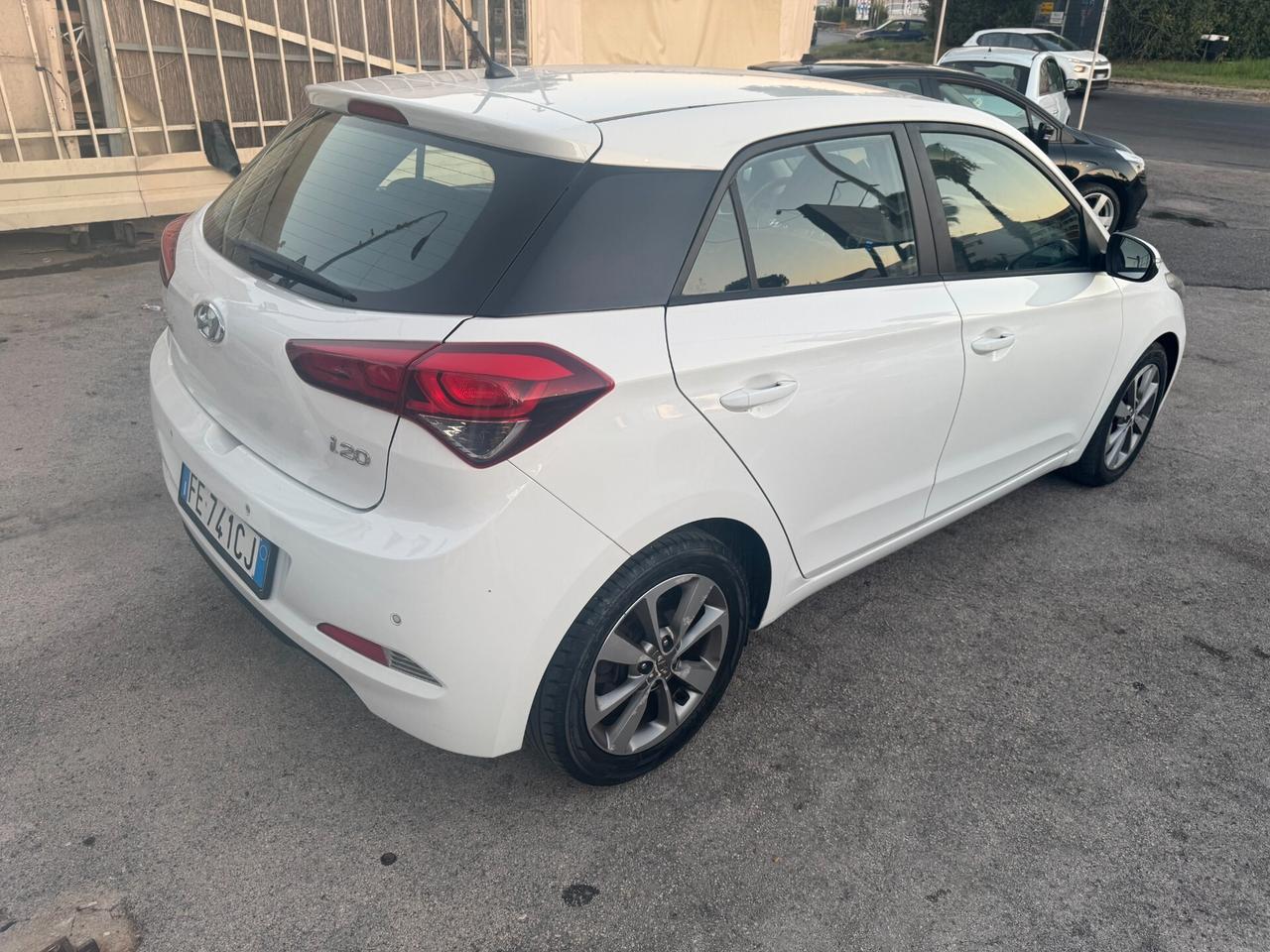 hyundai i20 1.4 crdi 90cv diesel 2016